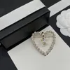 Nouveau amour diamant broche broches broches Streak Design broche de luxe pour cadeau de noël sauvage broches accessoires approvisionnement