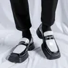 Grube dno męskie buty skórzane mokasyny Man skórzane buty kwadratowe palce stóp na ulicy Men Classic Retro Style 240118