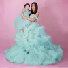 Robe mère et fille en Tulle à volants plissés Grossesse maille luxuriante à volants fête d'anniversaire robes en Tulle fente avant robes longues baby shower