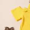 Kledingsets Babymeisje Zomeroutfits Geribbeld gebreid off-shoulder rompertjes Bloemenprint Flare Broek Hoofdband 3-delige kledingset