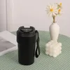 Bouteilles d'eau tasse à café réutilisable écologique voyage avec boisson à une main Portable en acier inoxydable isolé