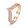 Pierścienie klastra Pierścień Damskie Akcesoria mody 2024 Biżuteria Prezent Elegancki cyrkon 20243552