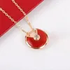 925 Sterling Silver Femmes Collier Blanc Fritillaire Agate Rouge Amulette Pendentif Highend Fashion Brand Party Bijoux De Luxe K Gold 240119