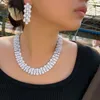 Pera – ensemble de boucles d'oreilles et collier pour femmes, magnifique, blanc brillant, pavé de zircone cubique, épais, rond, ras du cou, bal de mariage, J106