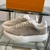 Plateforme de plate-forme Plateau Groovy Sneakers Designer Made Soft Suede veau en cuir distingué en dentelle émed Ed Trim surdimension