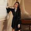 Vêtements de nuit pour femmes Printemps Automne Femmes Sexy Chemise de nuit Légère Luxe Pyjama Femme Satin Dentelle Col V Peignoir Cardigan Mince Mi-longueur