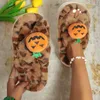 Chinelos Halloween Pumpkin Design Moda Feminina Leopard Cross Lacing Plush Mulheres Sola Grossa Outdoor Indoor Mule Shoes