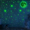 444PCSSet Luminous Moon Star Wall Star Wall Glow in the Dark Fluorescenci Art Nacki do domu Dekoracja sufitowa sypialnia 240123