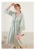 Kvinnors sömnkläder toppkvalitet 19mm Silk Robes Pure Lace Women Nightrown Set Night Dress