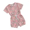 Set di abbigliamento Neonata Completo da 2 pezzi T-shirt a maniche corte con stampa a righe con orso e pantaloncini elastici Set graziosi vestiti estivi