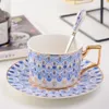 Klassiska Bone China Coffee Cups med tefat Tabeller Bestämmas kaffemuggar med sked Set eftermiddagste Set Home Kitchen254p