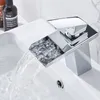 Zlew łazienkowy krany LED Light Faucet Waterfall Electric Tap and Zimn Water Mixer Grifo Black Mosiądz Chrome Torniera