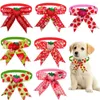 Vêtements pour chiens 10pcs Bow Tie Fruit Fraise Motif Fournitures pour animaux de compagnie Petits accessoires de toilettage