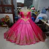 Cinderela Hot Pink Quinceanera Vestidos 2024 Aurora Costum Cosplay Doce 16 Aniversário Vestido Manga Longa Lantejoulas Douradas Quinze Beleza Inspirada Vestidos De Xv Debutante