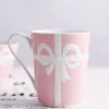 Embossed Bowknot Mug Blue Pink Color Bone China Mug And Cup 350ml White porcelain coffee mugs Wedding Birthday Gift308q