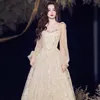 2024 Luxe glanzende kanten moeder van de bruid jurken sexy kristal ploet plus size dames voor woensdag moeders kleden lange mouwen appliques kralen bruidegom trouwfeestjurken