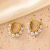 Pendientes de anillo de perlas de imitación magníficos templados chapados en oro de acero inoxidable OEM 316L adecuados para regalos de Navidad de mujeres a prueba de agua 240129