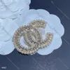 Full Pearl Diamond Brooches Designer Letter Corsage Brooches Women Personality Sweater Decoration Accessories