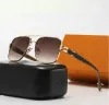 Luksusowy projektant Louiseities v Sunglasses Men for Women Classics marka okularów przeciwsłonecznych okularów plażowe zacieranie UV Ochrona Ochrona Letter Flower Metal Ramka Okulary przeciwsłoneczne próżne