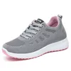 2024 Nowe buty do biegania Designer Designer Sneakers Treakers Sports dla kobiet w 36-39 EUR