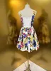 Роскошный дизайнер 2024 весна/лето новое обтягивающее мини-платье с большим подолом на белом фоне и розой