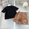 Brand Kids Tracksuits T-shirts de pescoço redondo de bebê Tamanho Tamanho 100-150 Padrão quadrado de mangas curtas e shorts impressos xadrez jan20