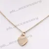 T Family Necklace Chain Heart Neckores smycken hängande designers tillbehör designer kvinnor guld ros titanium stål charm hänge 492