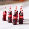 Overige tafeldecoratieaccessoires 5PCS Mini Cola Frisdrankfles Schaalmodel Ornament Miniatuur Drank Cola Simulatiemodellen DIY Home Decor Craft YQ240129