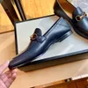 2024 Luxury Brand Penny Loafers män Casual Shoes Slip On Leather Designer Dress Big Size 38-45 Brogue Carving Loafer Driving Party