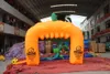 Großhandel Maßgeschneiderter 4m/5m/6m aufblasbarer Halloween-Kürbisbogen-Eingang für Urlaubsdekoration im Freien