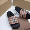Summer Slippers Sandals Beach Skate Shoes London England Men and Women's Paris Skate Shoes Ladies Flip-Flops Nasual Shoes Home Plaid Slippers chaussures