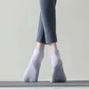 Sportsokken Mesh Ademend Yoga Sokken Dames Katoen Laag Uitgesneden Korte Gym Fitness Dans Sportsokken Professionele Antislip Vloer Pilates Sokken YQ240126