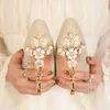 Модельные туфли, элитные туфли на металлическом каблуке с цветочным узором, 2024 г., Европейско-Американская мода, роскошные пикантные остроконечные женские повседневные туфли для банкетов и вечеринок