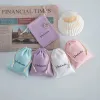 Ювелирные изделия 100 Custom Logo White Natural Cotton Gift Bags Sharepring Jewelry Упаковка мешка ручной работы с свадебной вечеринки Сумка для организатора ювелирных изделий