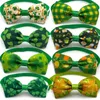 Abbigliamento per cani 50/100 pezzi Small St. Patrick Day Bow Tie Clover Cuppy Forniture Pet Bowtie Cat Grooming Accessori