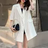 Abiti da donna Estate Tinta unita Moda Blazer a maniche corte Donna High Street Casual Bottoni larghi Gioventù All-match Cardigan di media lunghezza