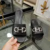 Designer slides Mulheres boca de peixe de luxo aberto dedo do pé strass fivela chinelos de salto médio 100% couro genuíno EU35-44 moda versátil sandálias de verão