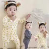 Kläduppsättningar småbarn Underkläder passar ren bomullsvärm med hög midja byxor+långärmad o-hals toppuppsättningar baby flickor pojkar nya söta 0-3 år pyjamas
