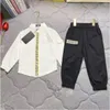 Nuovo stile Set di abbigliamento per bambini Designer Tute da ragazzo Lettere di cotone Stampa Camicia Pantaloni sportivi Abiti a due pezzi Abiti Abbigliamento per bambini