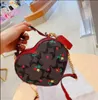 Çanta klasik omuz çantaları tote çanta lady totes moda sırt çantası eski çiçek aşk kadın çanta logosu sevimli kalp şerit crossbody çanta q44pi9