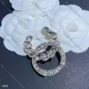 Trendige Doppelbuchstaben-Broschen, luxuriöse Diamant-Brosche, Anzug, Kristall-Corsage für Damenschmuck