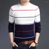 Męskie swetry 2024 mody Trui dżentelmeni ubrani Slim Fit Scakers Knitred Wollen Przywróć koreańskie ubranie w stylu