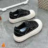 Designer de moda feminina sapatos casuais plataforma de couro tênis bege preto branco ao ar livre das mulheres meninas rendas plana sapatos esportivos formadores