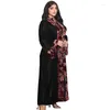 Etnische kleding Dubai Arabische fluwelen herfst winter afdrukken Abaya contrasterende kleur mode feestjurken Eid zachte casual moslim Saudische gewaad