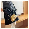PU skórzane torby na suwak dla kobiet wysokiej jakości duża worka z plisowaną torbą Solid Sewing Thread Bolsos Mujer 240124