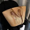 Shopping Bags 2024 Elegant Ladies Straw Woven Handbag Women's Handmade Rattan Shoulder Bag Bohemia Vacation Beach Tote Kintted Purse Gift