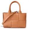 Bolsas para mulheres Novo Couro Botegas Cassete Grande Venetas Bolsa Arco Pequeno Saco Clássico Totes Designer Capacidade Mulheres Sacos Tecido Tote Simples 2023 Ombro R14 M47D