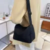 Sacs de soirée Sac à bandoulière de grande capacité pour femmes Simple Commuter Messenger Fourre-tout de luxe Designer Sac à main Femmes 2024