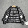 2024 D Bolso Design Mens Down Jacket Braço Crachá Stand Collar Puffer Jaqueta Inverno Designers Quentes Parkas Tamanho Asiático