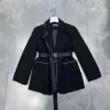 Designer damesblazer Designer knoopjasje Mode bijpassende omgekeerde driehoekige letter Lang pak Nylon jasje Topblazer